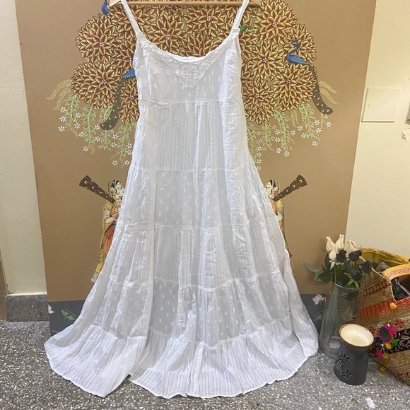 None Dresses & Skirts - White Shoulder Strap Dress. Size - S